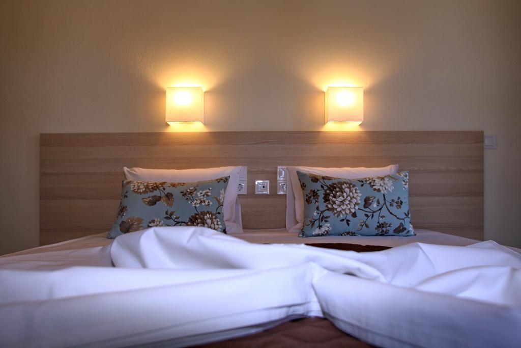 Aktaion Guest Rooms Skopelos Town Room photo