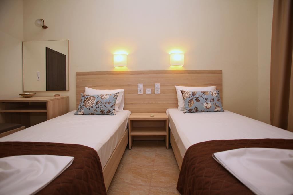 Aktaion Guest Rooms Skopelos Town Room photo