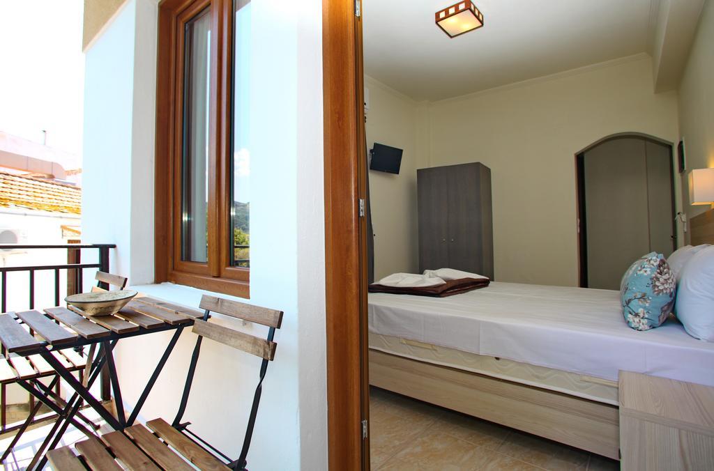 Aktaion Guest Rooms Skopelos Town Room photo