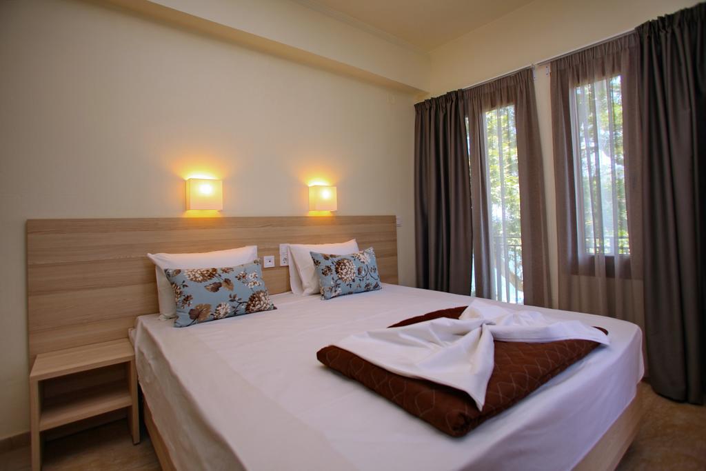 Aktaion Guest Rooms Skopelos Town Room photo